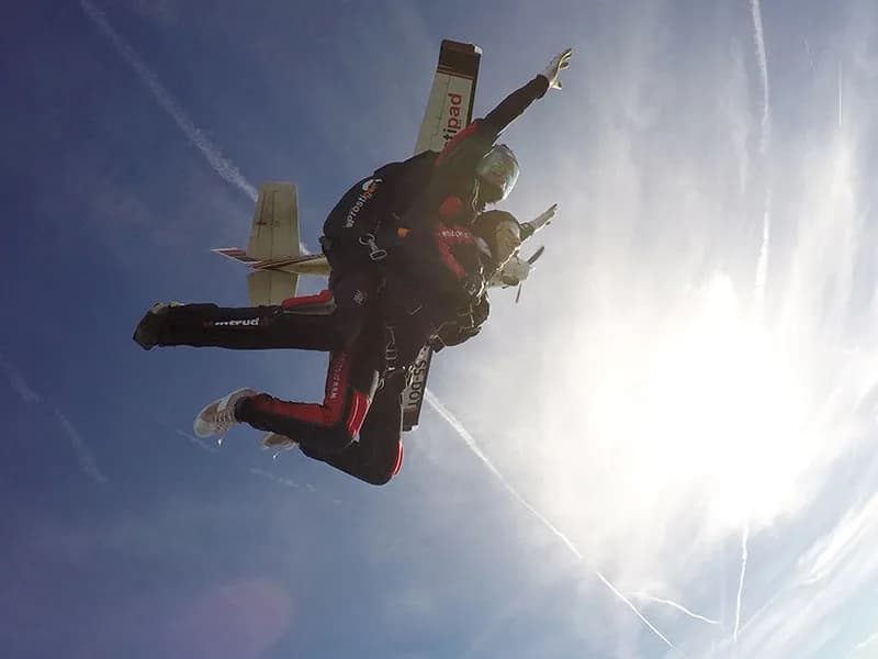 Skok s padalom z letala