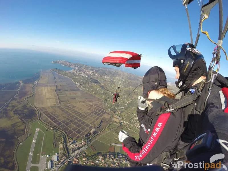 Skok s padalom - snubitev