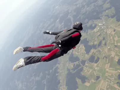 Skok s padalom - potovanje v prostem padu