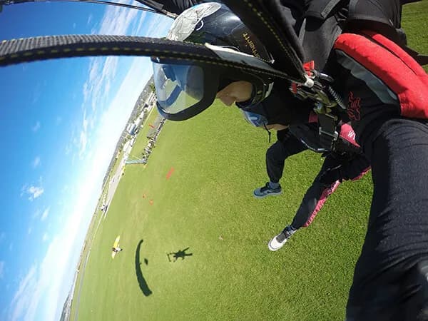 Pristanek skoka s padalom