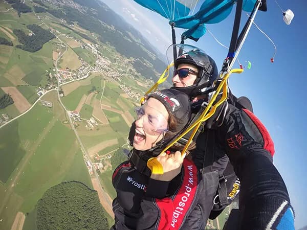 Skok s padalom quote