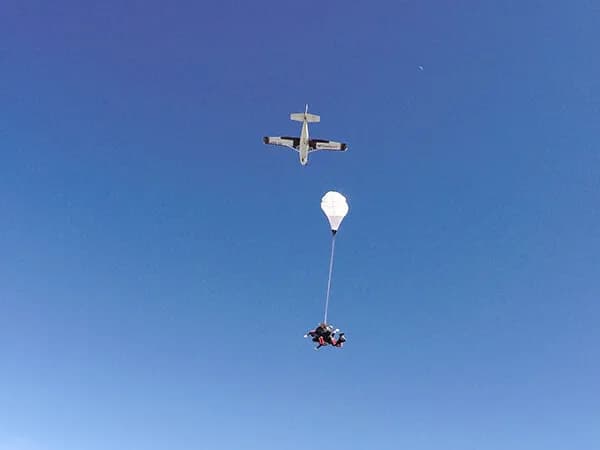 Skok s padalom v tandemu Prostipad