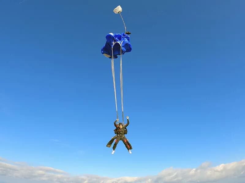 Tandemski skok s padalom - odpiranje padala