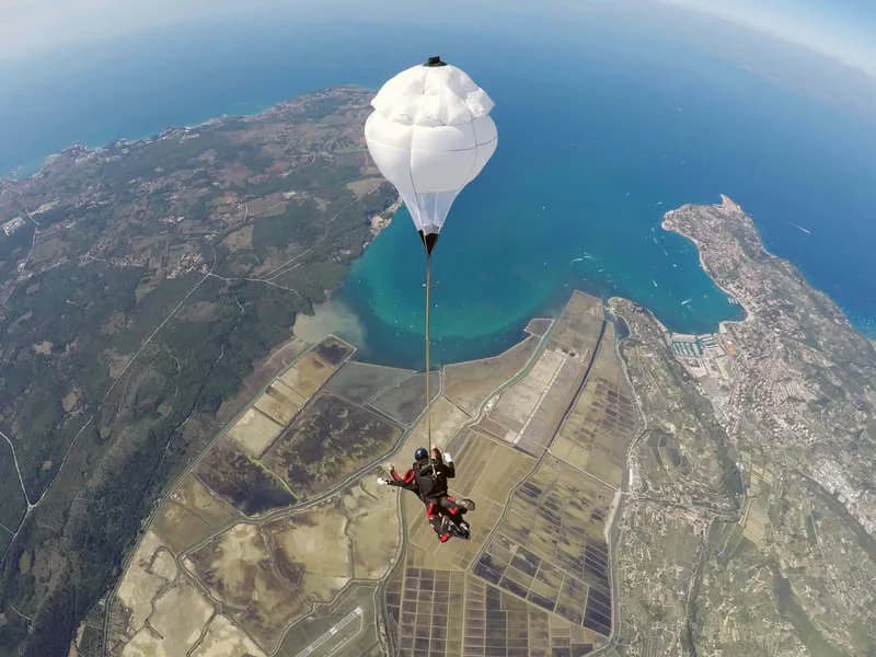 Razgled ob tandemskem skoku s padalom