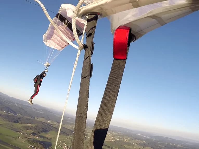 Upravljanje padala ali canopy piloting