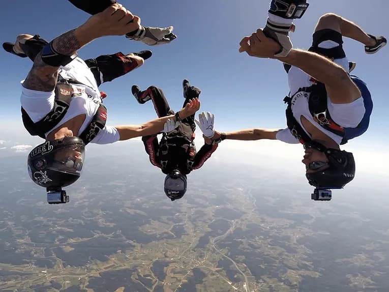 Proste let oziroma freefly - letenje na glavo